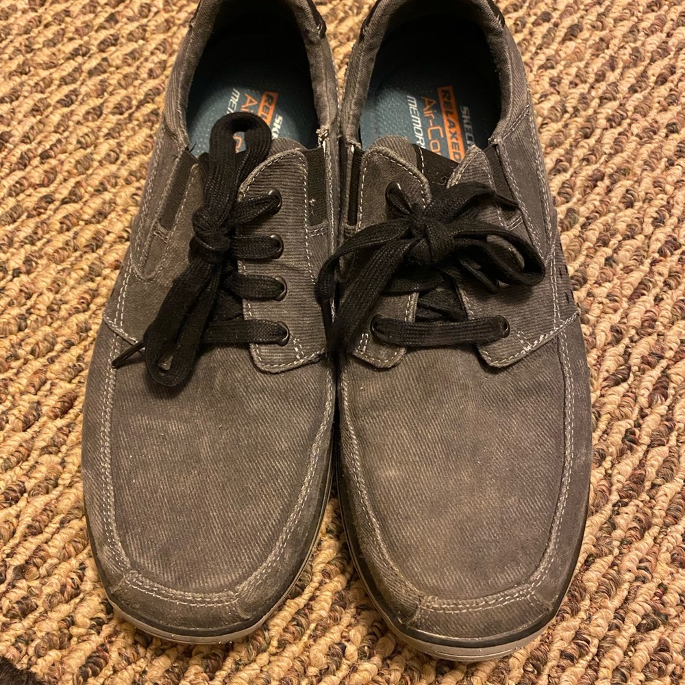 Men’s sketchers relaxed fit shoes